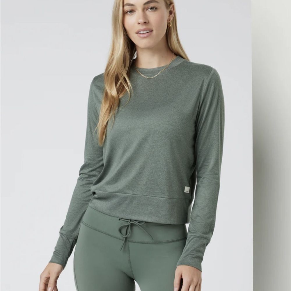 New Vuori Daydream Crewneck 2024 Green Sage Womens Sz L fits like a Medium